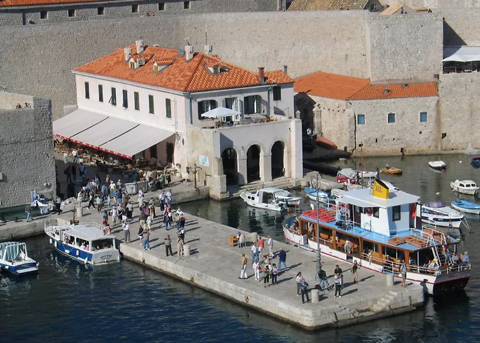 Old Town Port Apartments